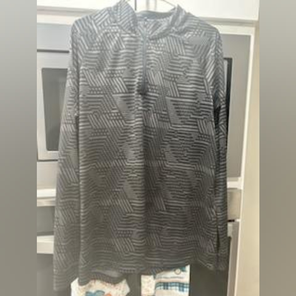 Under Armor pull over - Picture 2 of 3
